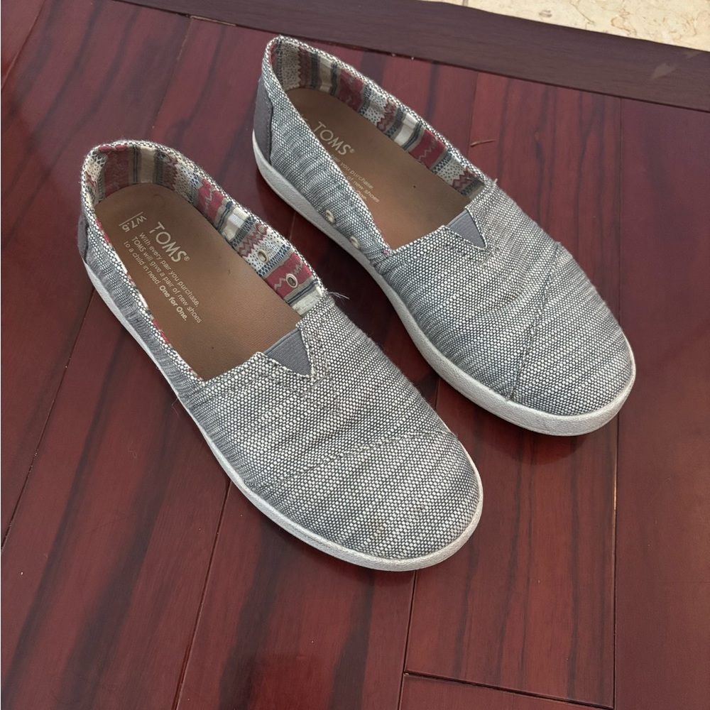 TOMS Textured Gray Casual Slip-Ons